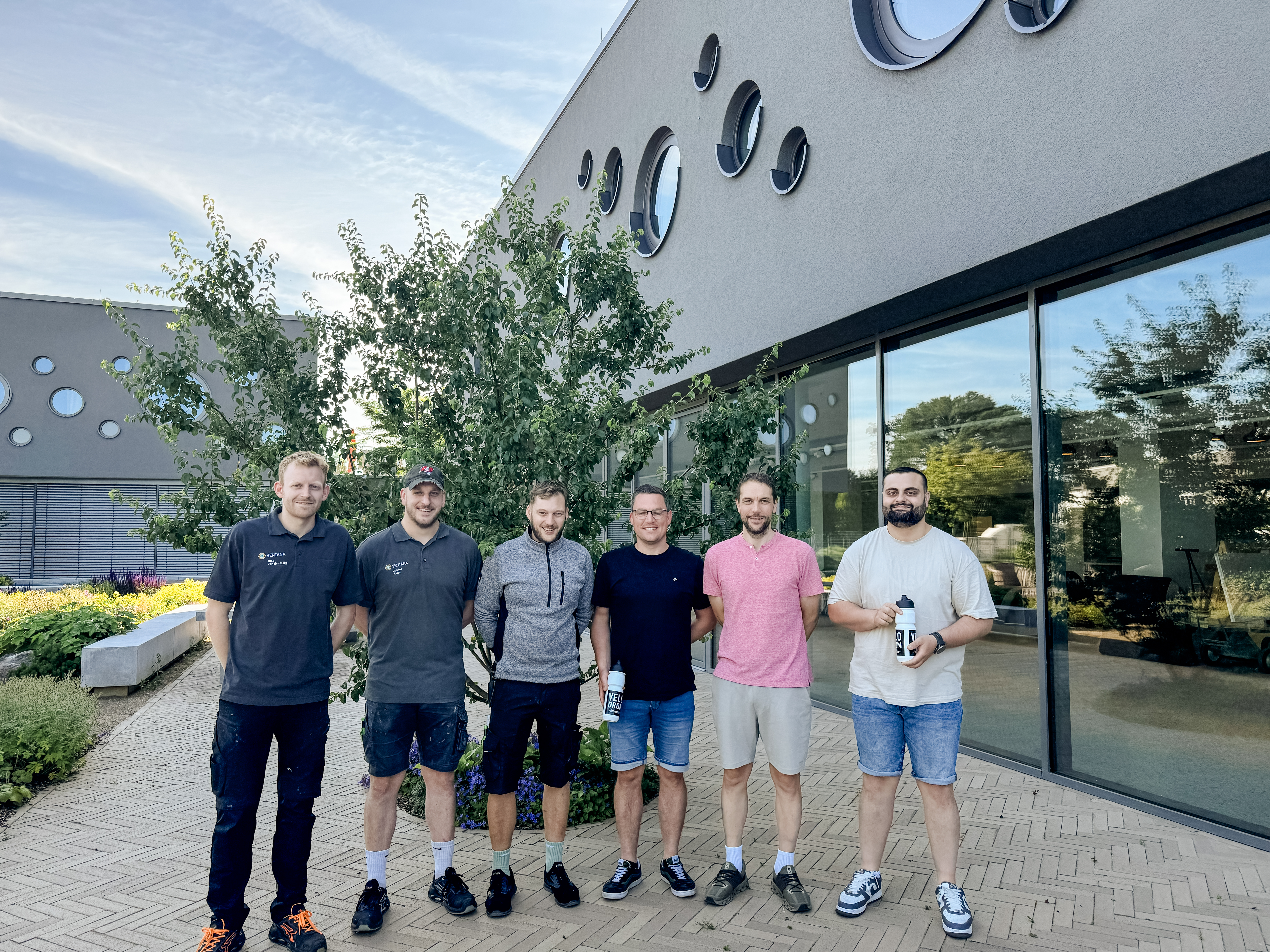 die zwei Gewinnerteams der Ventana Stadtradel Challange mit ihren Gewinnen